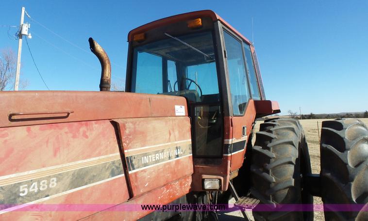 image for item L6191 1984 International 5488 tractor