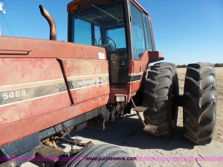 image for item L6191 1984 International 5488 tractor