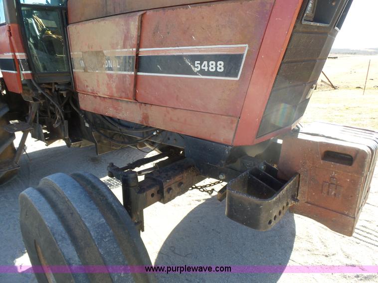 image for item L6191 1984 International 5488 tractor