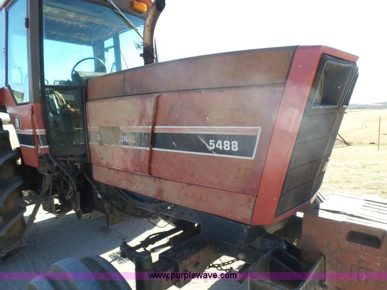 image for item L6191 1984 International 5488 tractor