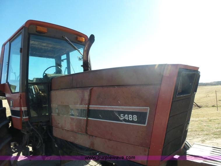 image for item L6191 1984 International 5488 tractor