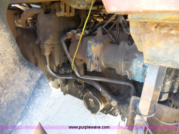 image for item L6191 1984 International 5488 tractor