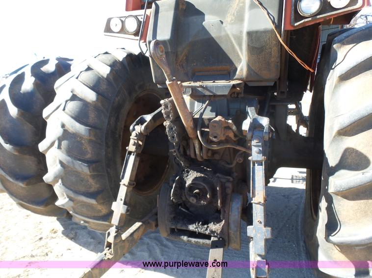 image for item L6191 1984 International 5488 tractor