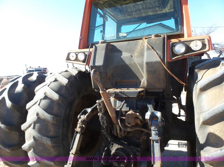 image for item L6191 1984 International 5488 tractor