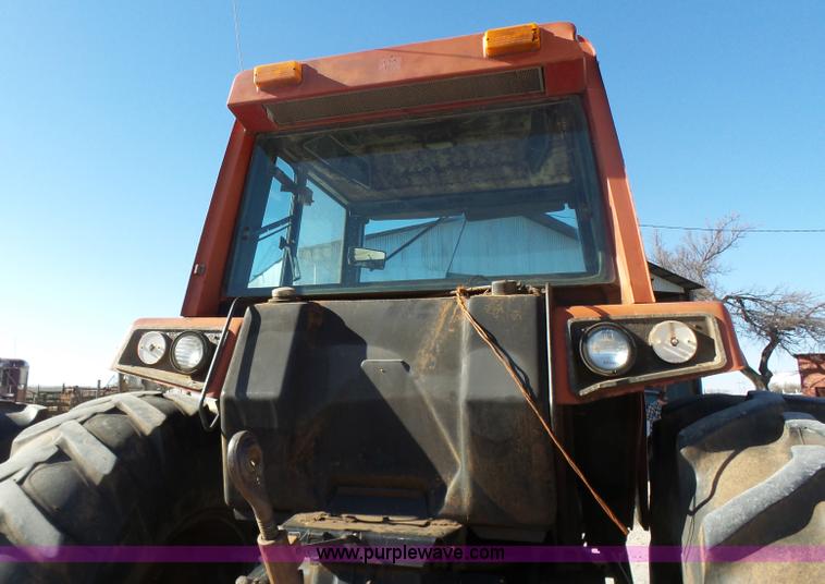 image for item L6191 1984 International 5488 tractor