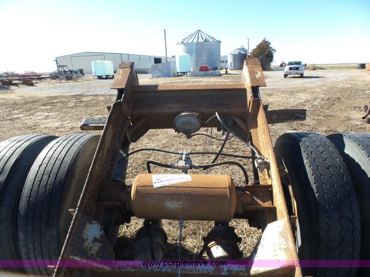 image for item L6201 Semi trailer running gear
