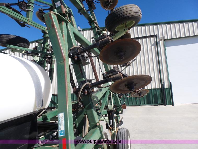 image for item L6204 Coulter fertilizer applicator