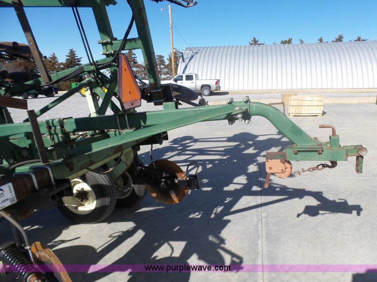 image for item L6204 Coulter fertilizer applicator