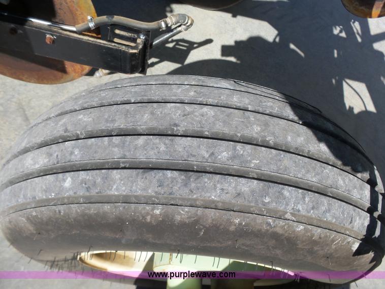 image for item L6204 Coulter fertilizer applicator