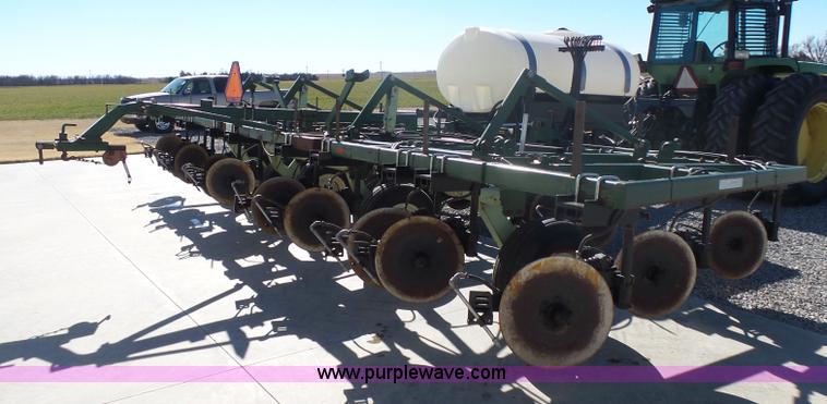 image for item L6204 Coulter fertilizer applicator