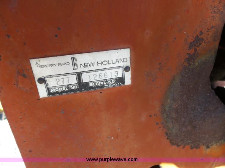 image for item L6208 New Holland 277 small square baler