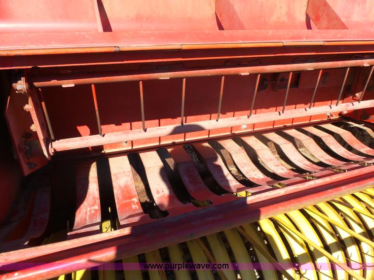 image for item L6208 New Holland 277 small square baler