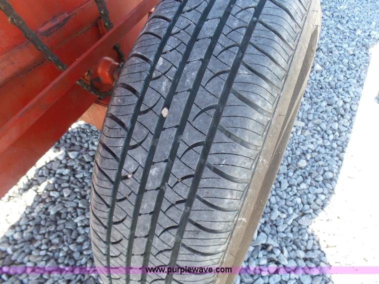 image for item L6208 New Holland 277 small square baler