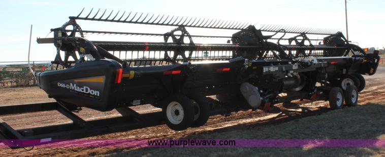 image for item L6818 2012 MacDon D60D draper head