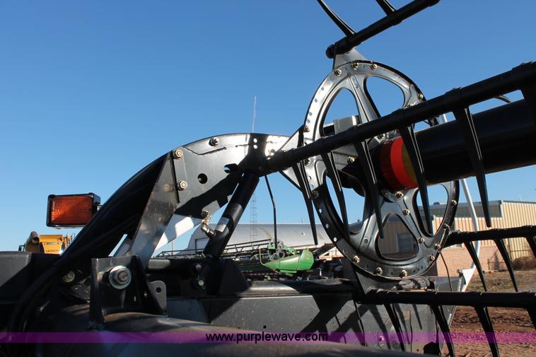 image for item L6818 2012 MacDon D60D draper head