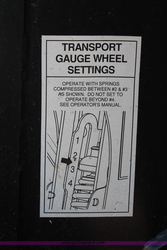 image for item L6818 2012 MacDon D60D draper head