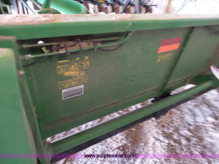 image for item L7047 2002 John Deere 925F platform head