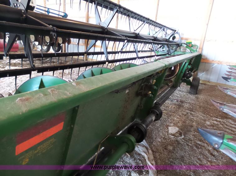 image for item L7047 2002 John Deere 925F platform head