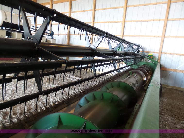 image for item L7047 2002 John Deere 925F platform head