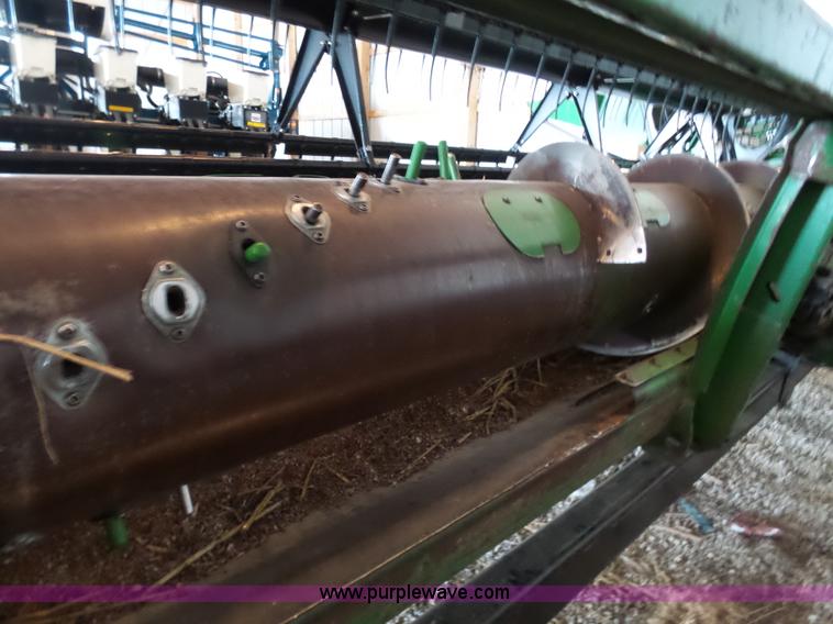 image for item L7047 2002 John Deere 925F platform head