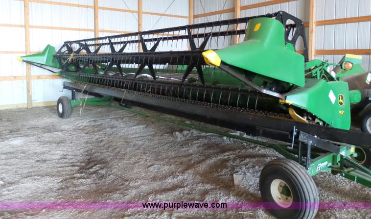 image for item L7047 2002 John Deere 925F platform head