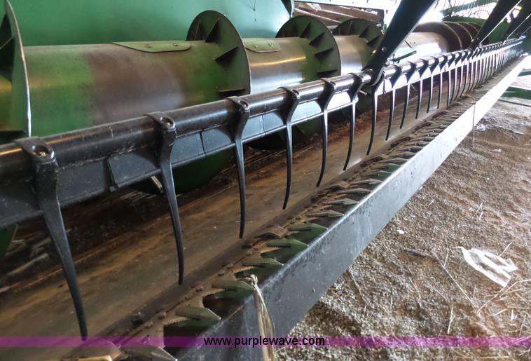 image for item L7047 2002 John Deere 925F platform head