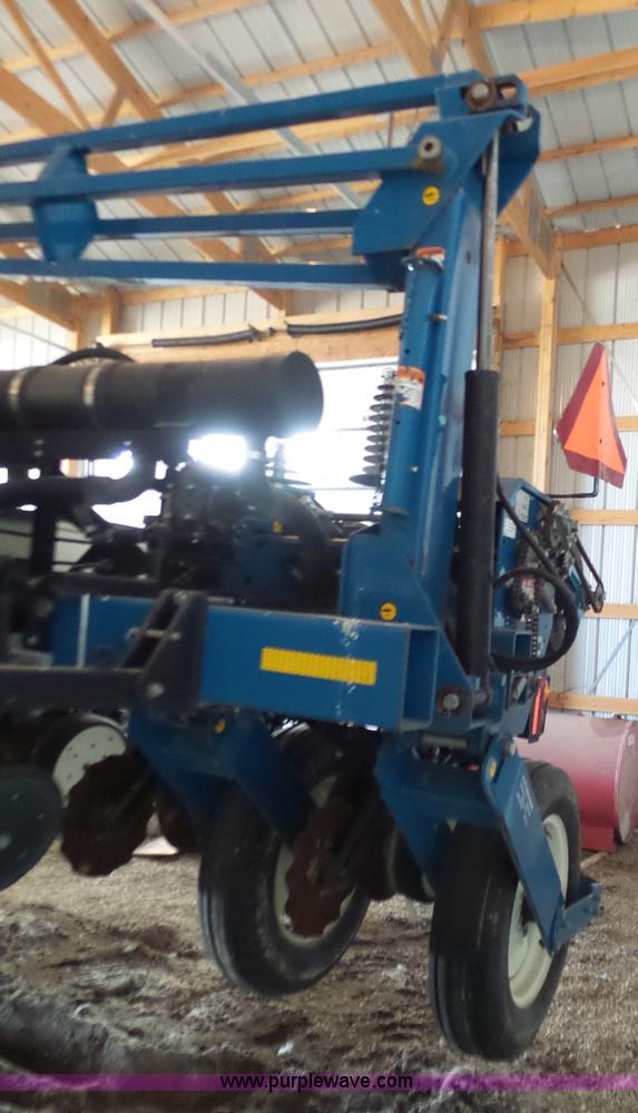 image for item L7050 2008 Kinze 3600 16/31 split row no-till planter