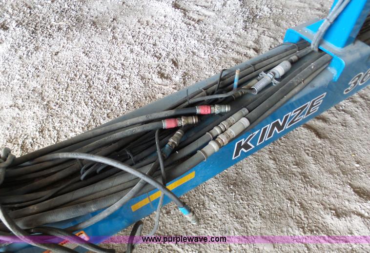 image for item L7050 2008 Kinze 3600 16/31 split row no-till planter