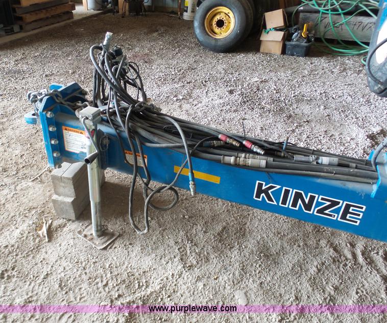 image for item L7050 2008 Kinze 3600 16/31 split row no-till planter