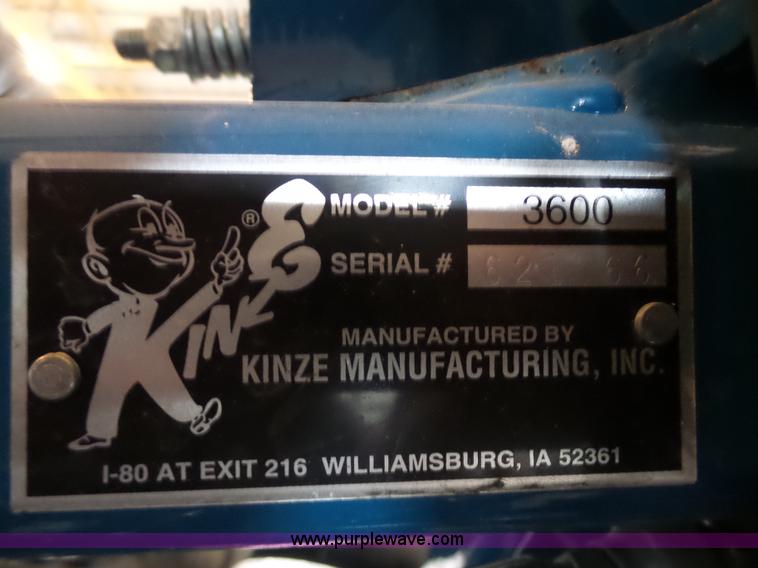 image for item L7050 2008 Kinze 3600 16/31 split row no-till planter