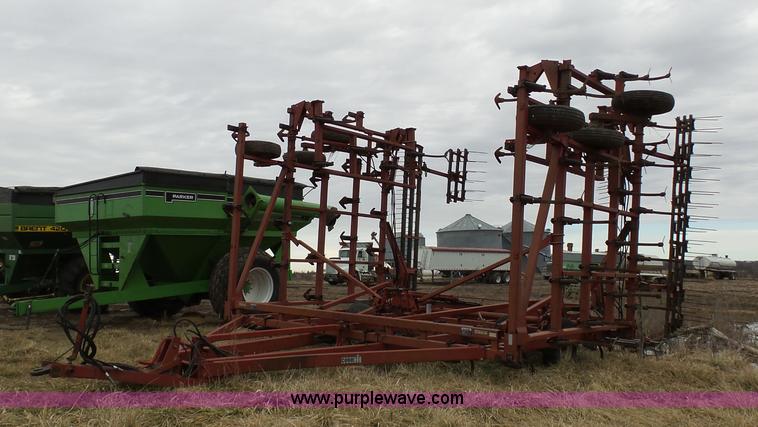 image for item L7060 Case 4900 field cultivator