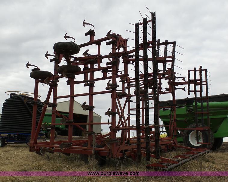 image for item L7060 Case 4900 field cultivator