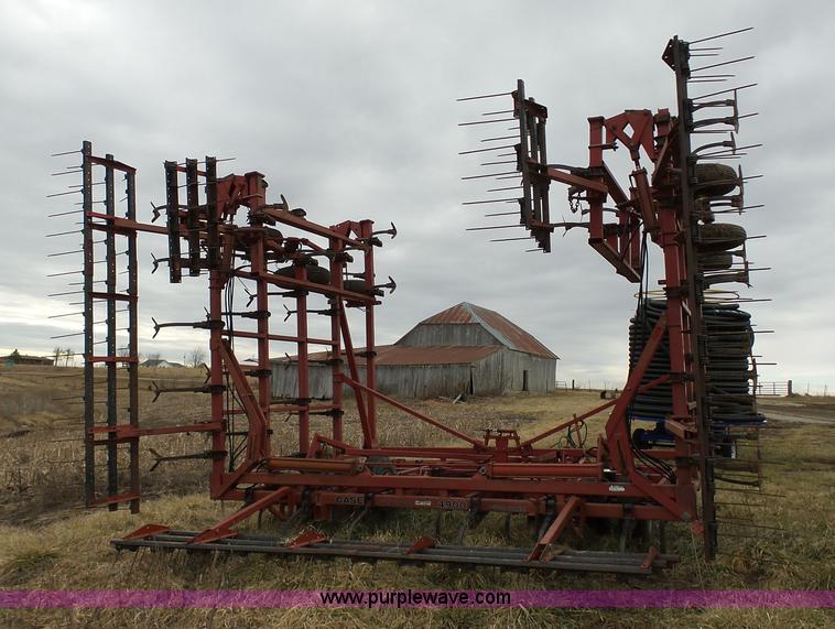 image for item L7060 Case 4900 field cultivator