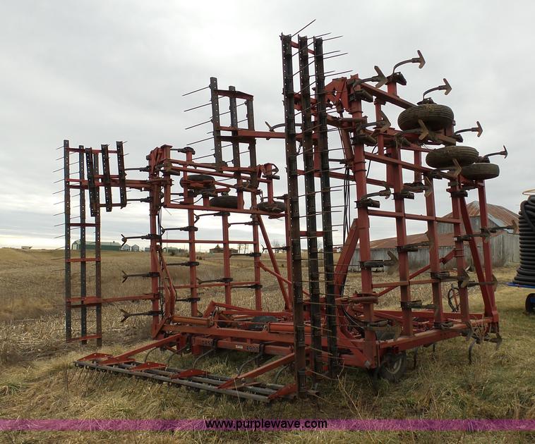 image for item L7060 Case 4900 field cultivator