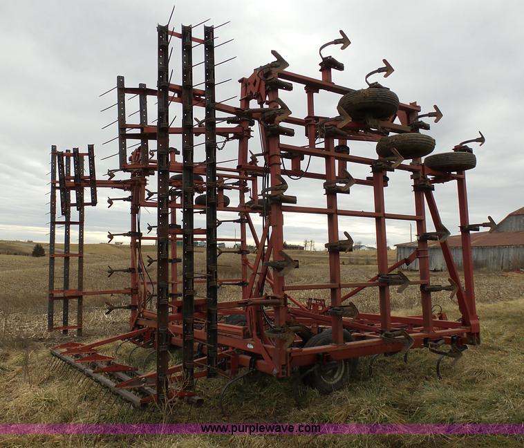 image for item L7060 Case 4900 field cultivator