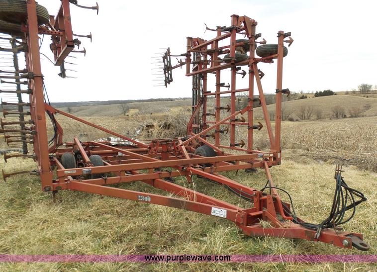 image for item L7060 Case 4900 field cultivator