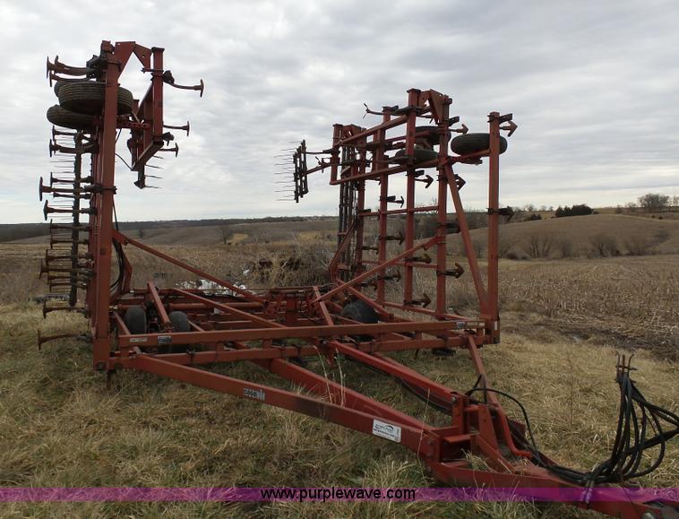 image for item L7060 Case 4900 field cultivator