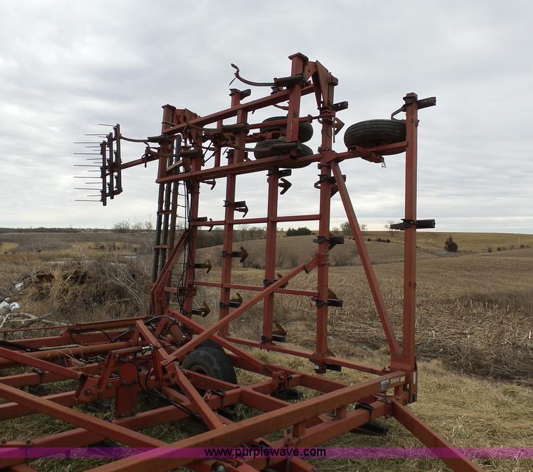 image for item L7060 Case 4900 field cultivator