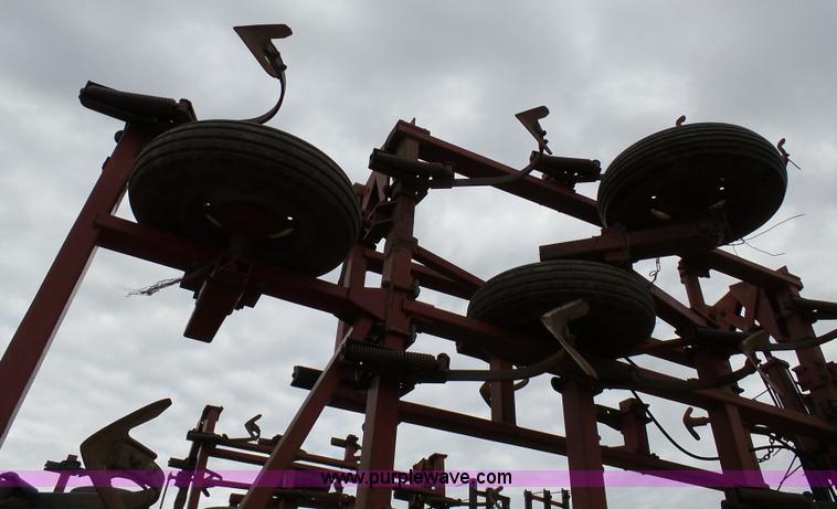 image for item L7060 Case 4900 field cultivator