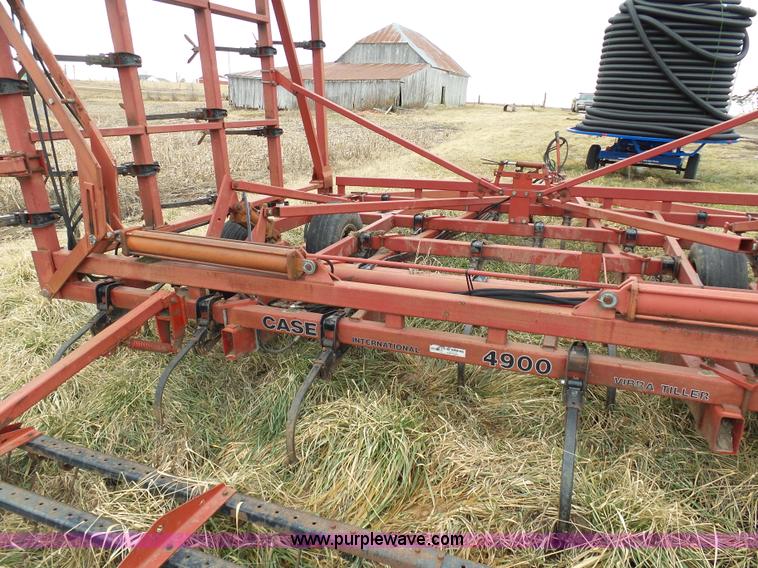 image for item L7060 Case 4900 field cultivator