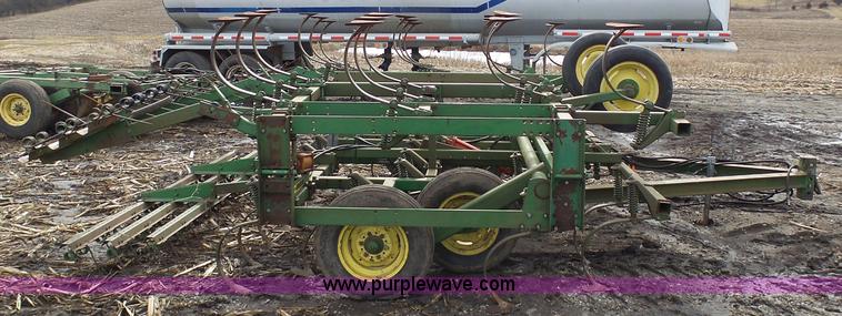 image for item L7065 John Deere 1010 field cultivator