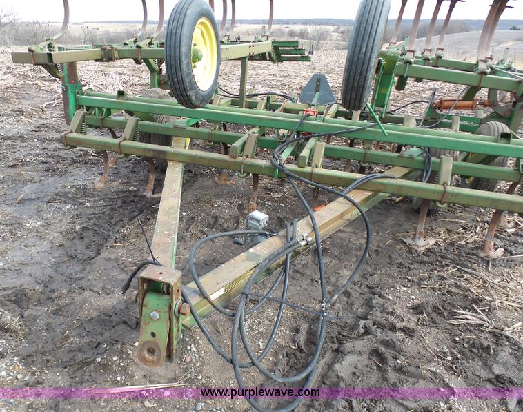 image for item L7065 John Deere 1010 field cultivator