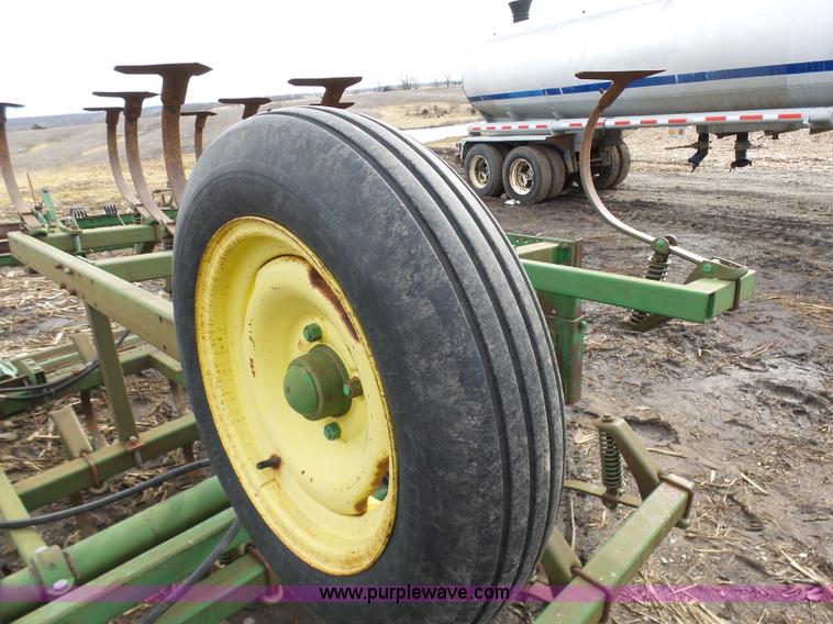 image for item L7065 John Deere 1010 field cultivator