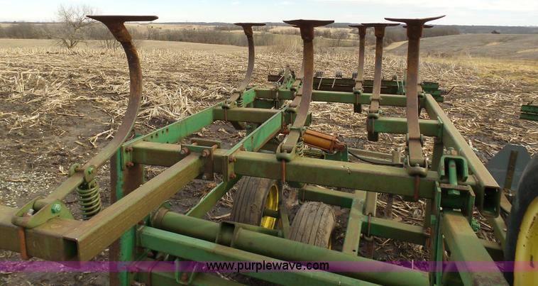 image for item L7065 John Deere 1010 field cultivator
