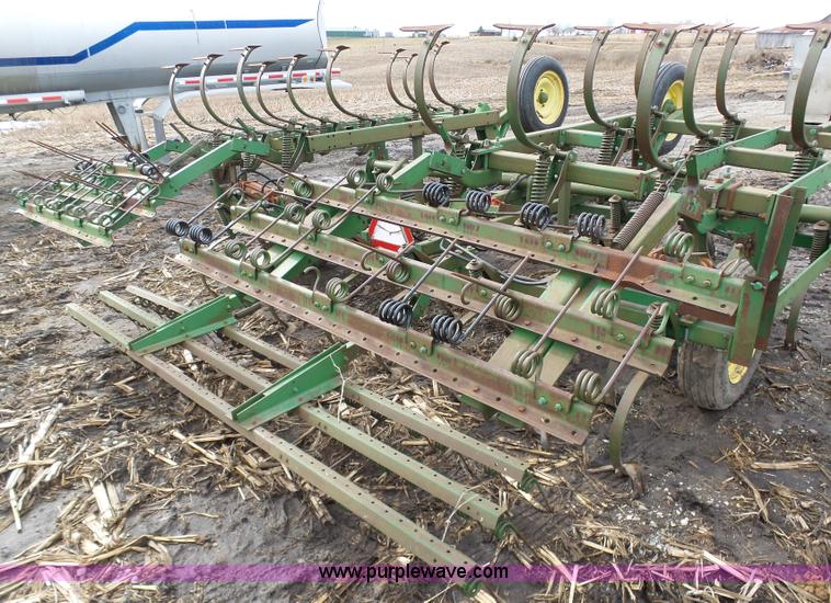 image for item L7065 John Deere 1010 field cultivator