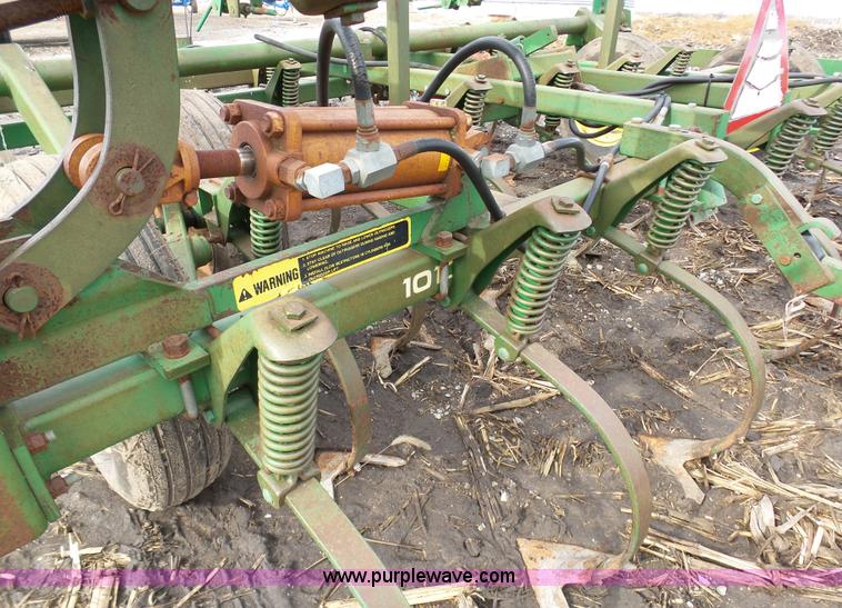 image for item L7065 John Deere 1010 field cultivator