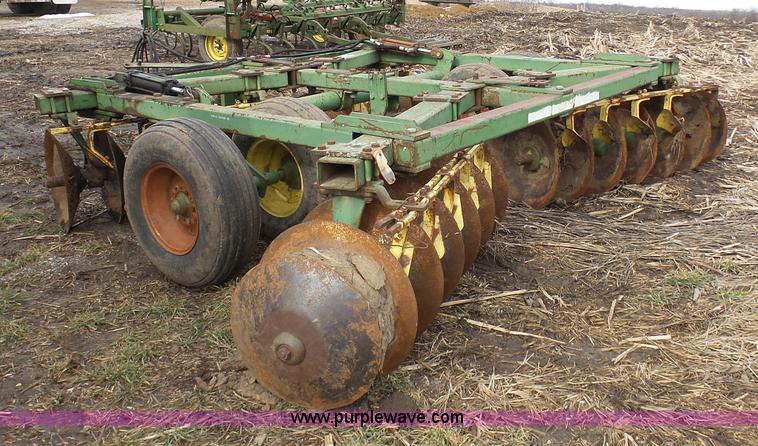 image for item L7066 John Deere disk