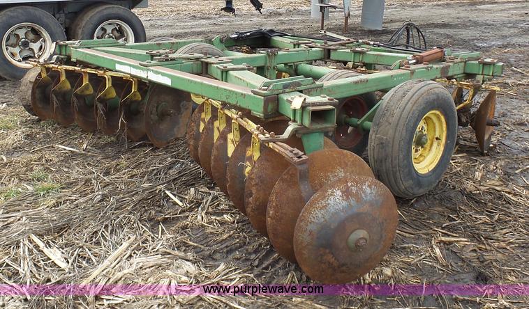 image for item L7066 John Deere disk