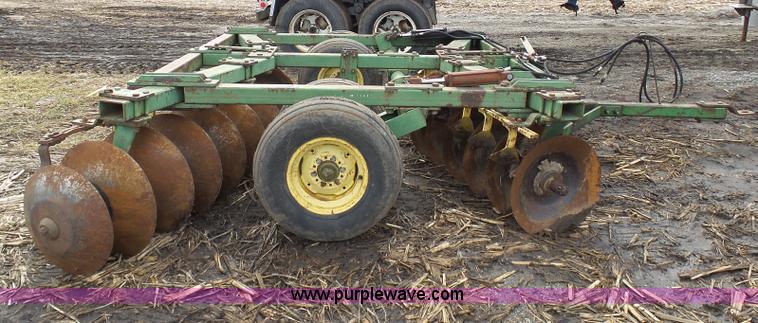 image for item L7066 John Deere disk