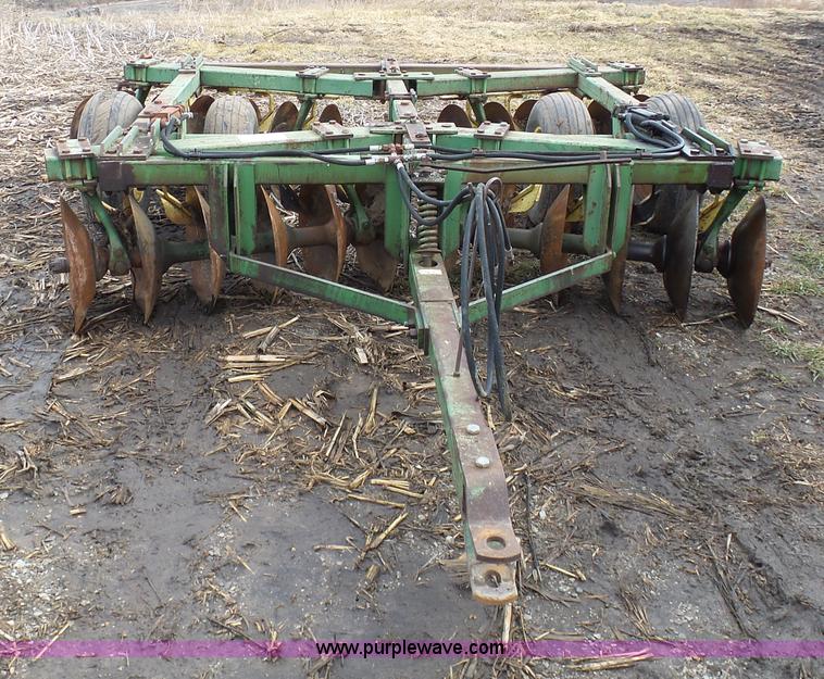 image for item L7066 John Deere disk